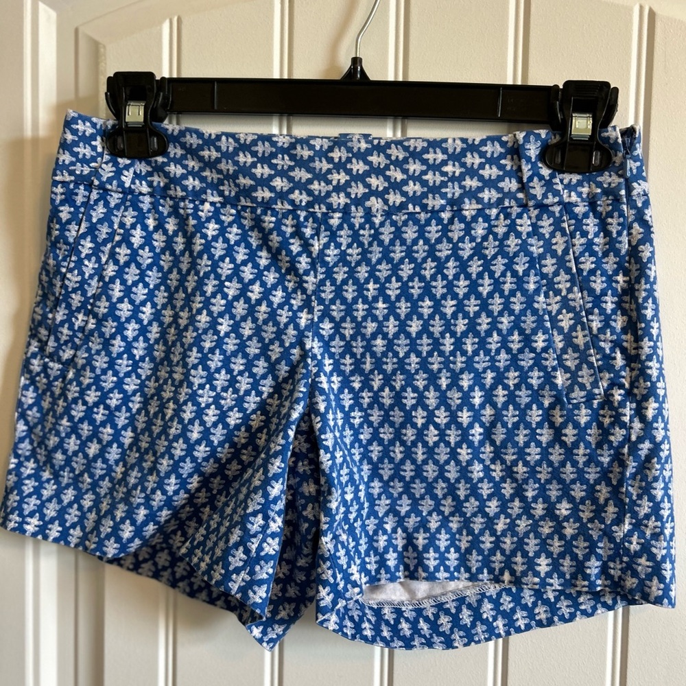 J. Crew Women City Fit Stretch Low-Rise Royal Blue Patterned Shorts Size 4